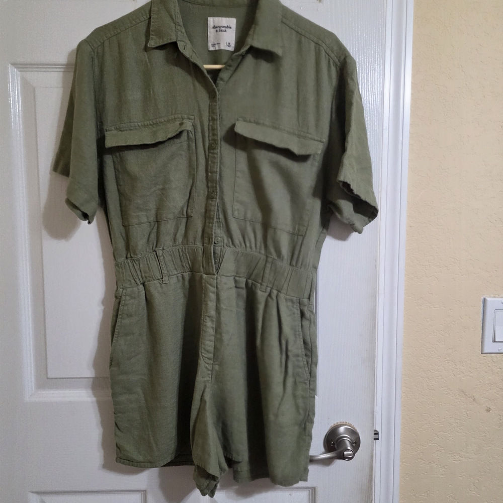 Abercrombie & Fitch Olive Button-Up Shirt